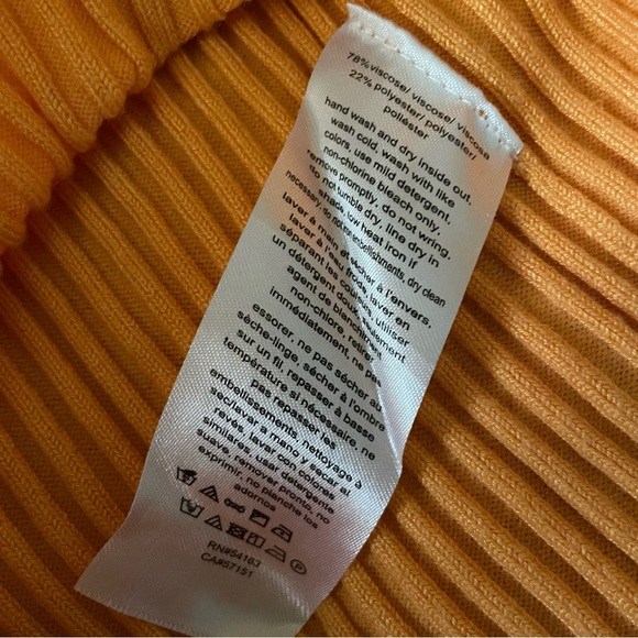 Calvin Klein Ribbed Sweater Tank - Button Front - Racerback -Cropped - Picture 5 of 9